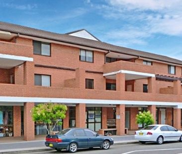 Renovated Two-Bedroom Apartment in Ideal Location - Photo 1