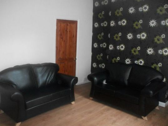 4 Bed Student House - Stockton - Photo 1