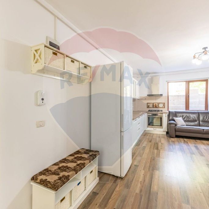 Apartament cu 3 camere de inchiriat in bloc nou + loc de ... - Photo 1