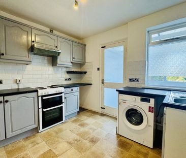 Kings Avenue - Photo 4