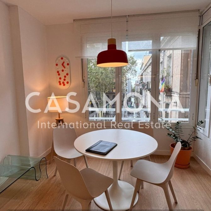 Modern 4-Bedroom Apartment in Heart of Gràcia - Photo 1