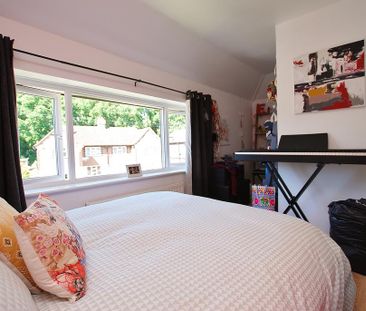 4 bedroom semi-detached house to rent - Photo 4