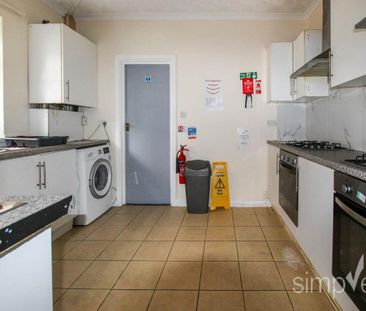 1 bedroom in a house share to rent - Photo 4