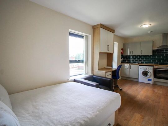 Studio to rent - Photo 1