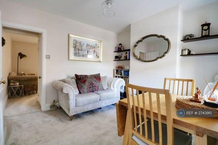 2 bedroom terraced house to rent - Photo 2