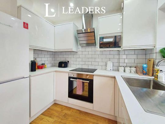 Hedingham Road, Dagenham, RM8 - Photo 1