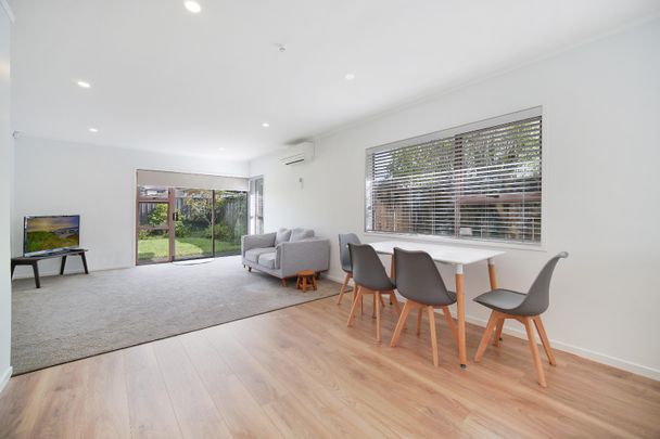 Light & spacious home - Photo 1