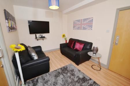 Mount Hooton Road, Nottingham, NG7 - Photo 1