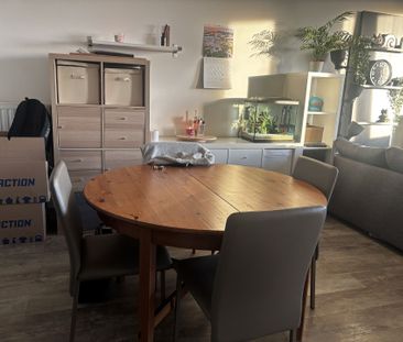 Leuk 1 slaapkamer appartement met terras - Photo 1