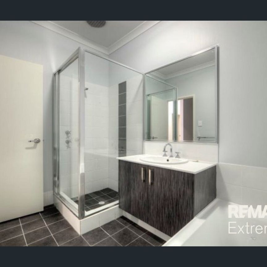 3x2 Close to Everything you Need! - Photo 1