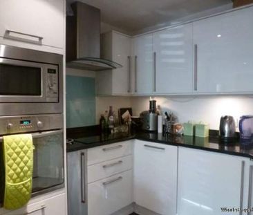 2 bedroom property to rent in London - Photo 1