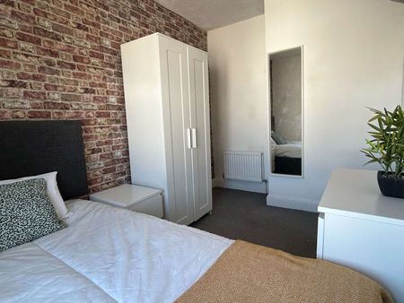 Fabulous House Share central Cheltenham - Photo 4