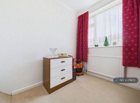 3 bedroom detached house to rent - Photo 5