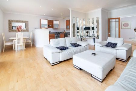 3 bedroom apartment to rent - Photo 4