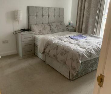 1 bedroom in a house share to rent - Photo 1