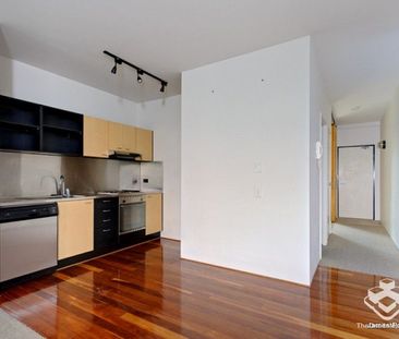 Quiet and Convenient ONE BEDROOM Apartment at Teneriffe - Photo 5