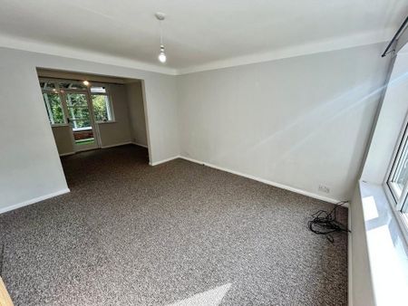 3 bedroom detached house to rent - Photo 3