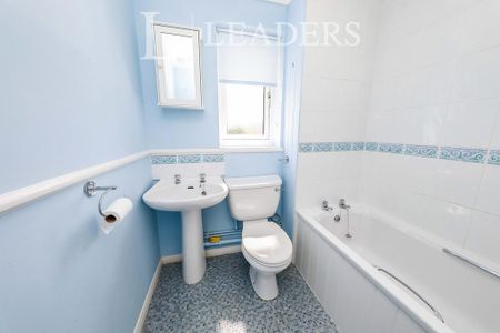 2 bedroom terraced house to rent - Photo 2