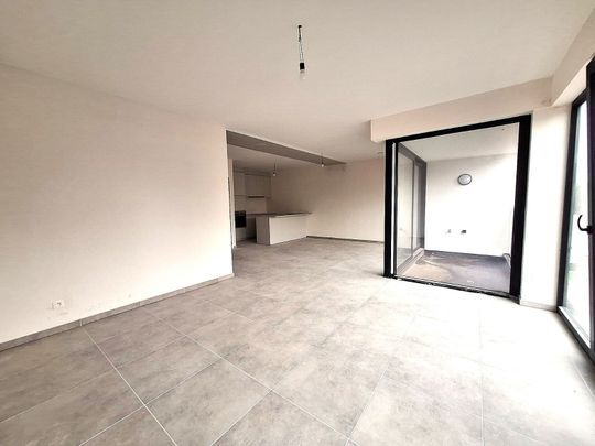 Makkelijk bereikbaar appartement met 2 slaapkamers vlakbij het centrum - Foto 1