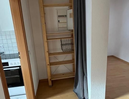 absolut preiswerte 2-Zi.-DG-Whg. mit Einbauküche und Wanne - Photo 1