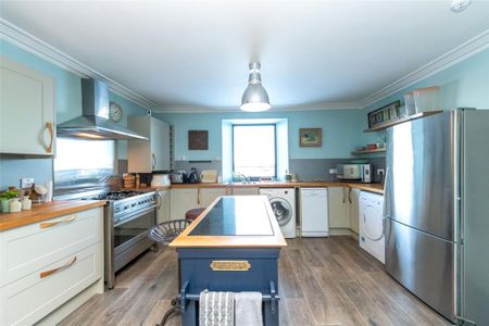 4 bedroom terraced house to rent - Photo 3