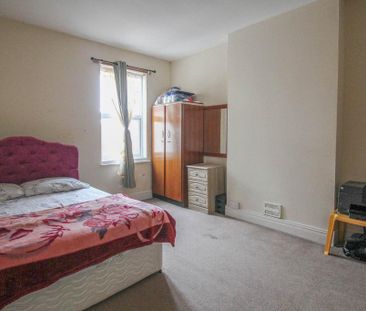 3 bedroom flat to rent - Photo 5
