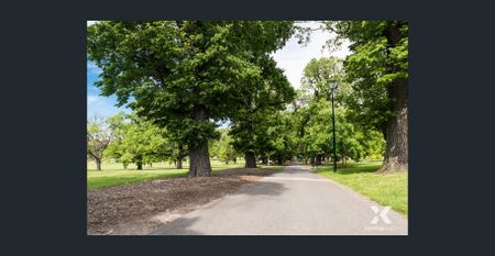 Spacious 1-Bedroom Apartment in South Yarra! - Photo 3
