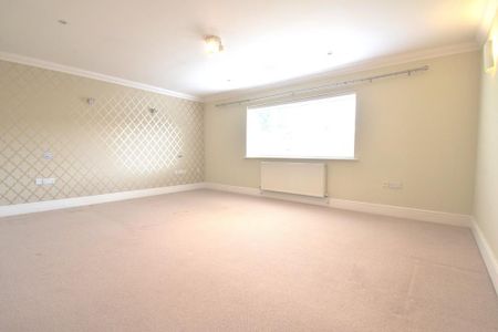 4 bedroom detached house to rent - Photo 3