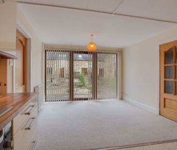 3 bedroom semi-detached house to rent - Photo 6