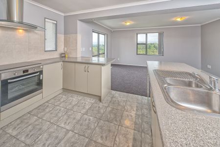 PAPAKURA, 4 BEDROOMS - Photo 5