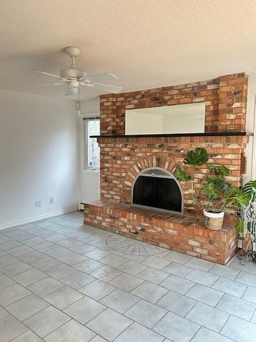 Executive Red Deer (4) Bedroom Family Home – Anders Park - Photo 2