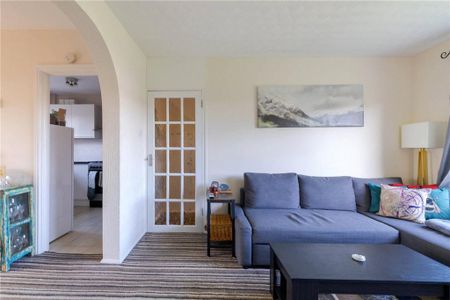 3 bedroom terraced house to rent - Photo 2