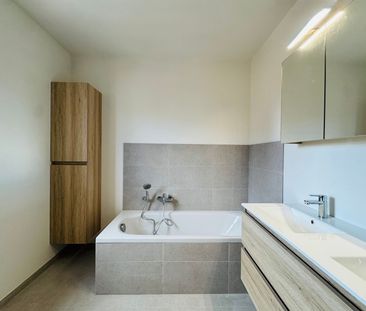 Royale nieuwbouwwoning met vier slaapkamers en tuin - Photo 5