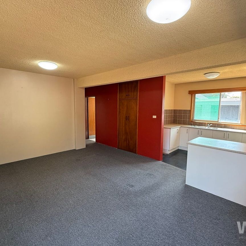 PLEASE DO NOT ATTEND THE PROPERTY BOOK YOUR ONLINE VIDEO TOUR – SEE THE EASY 5 STEP PROCESS BELOW. Please Register To Receive Your Video Tour Link. - Photo 1