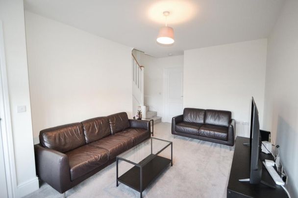 2 bedroom terraced house to rent - Photo 1