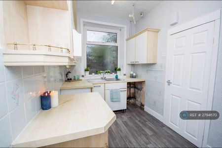 2 bedroom terraced house to rent - Photo 4
