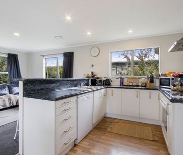 Spacious Family Home - Waihi - Photo 3