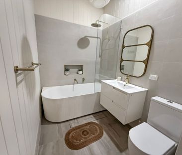 UNIQUE GARDEN OASIS - 3 BEDROOM HOME WITH STUDIO & LAKE VIEWS - Photo 5