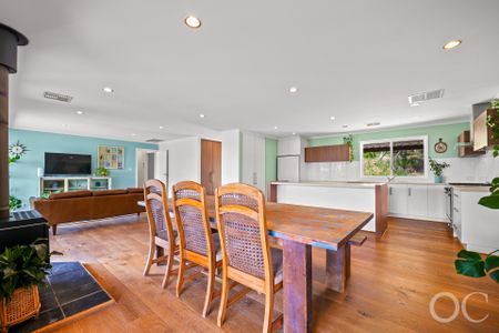 Open the door to acreage, serenity & country charm - Photo 3