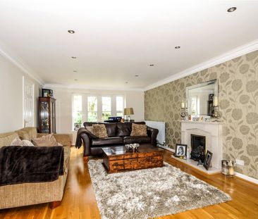 4 bedroom House in Roundshead Drive, Warfield - Photo 1