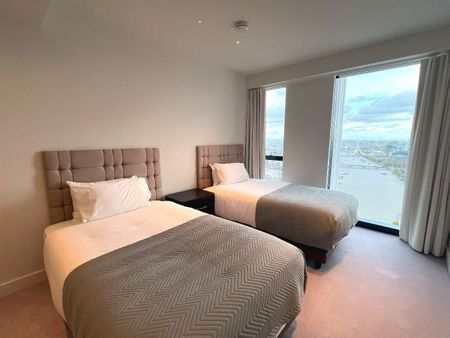 Apartment , River Park Tower, Nine Elms Lane, London - Photo 4