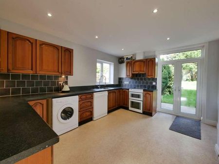 The Whiteway, Cirencester, GL7 - Photo 4