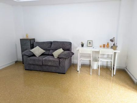 Carrer de Lleida, Valencia, Valencian Community 46009 - Photo 3