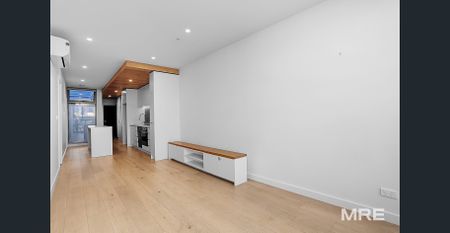 Elegant and convenient living - Photo 2