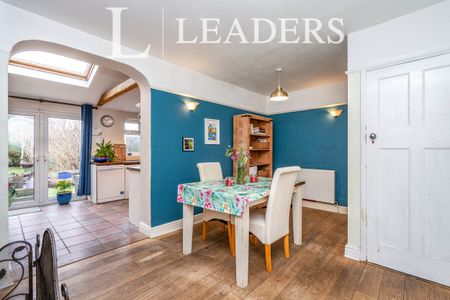 3 bedroom house to rent Beaconsfield Road, PO16 - Photo 3