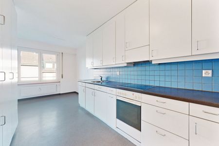 Modern apartment in a beautiful hillside location - Photo 2