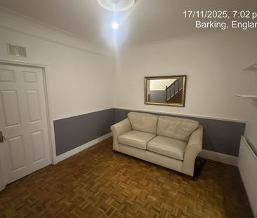 5 Bed Terraced House, Park Avenue, IG11 - Photo 1