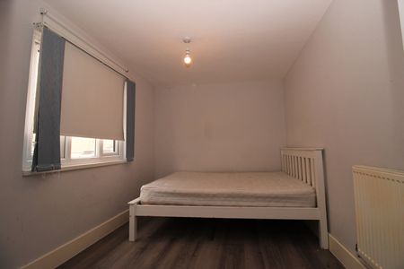 3 Bed Maisonette, Colina Mews, N15 - Photo 4