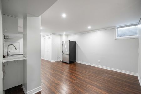 For Lease - 76 Cardish Street, Vaughan, Ontario - Photo 2