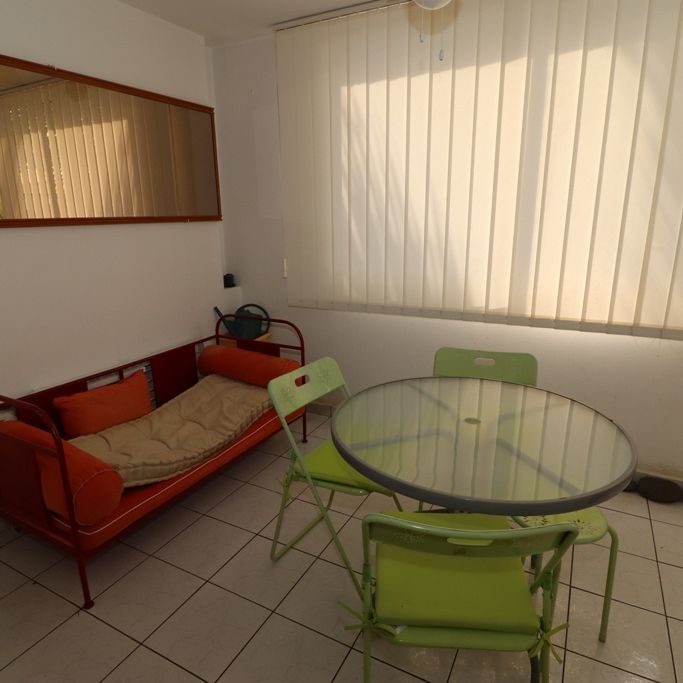 Location Appartement 3 pièces 74m² STE CLOTILDE 97490 - Photo 1